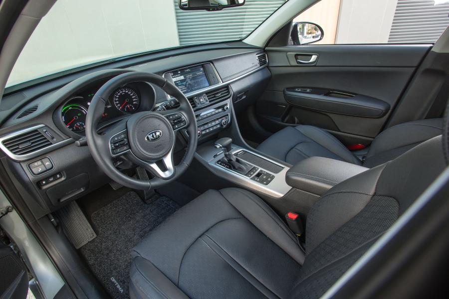 Интерьер Kia Optima Sportswagon Plug-In Hybrid (JF) 2017 года  (WW) (фото 39 из 40)